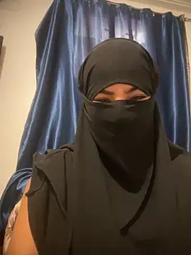 Snapshot of Hijabi_HotGirls chatting on October 22, 1:11 pm Hijabi HotGirls online show from October 22, 1:11 pm