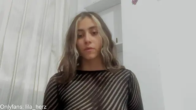 Snapshot of Liherz chatting on December 9, 10:52 pm Liherz online show from December 9, 10:52 pm