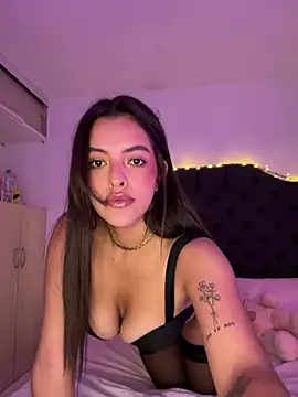 Snapshot of martina_duque_ chatting on February 13, 11:23 pm martina duque online show from February 13, 11:23 pm