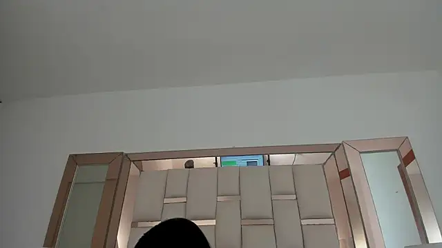 Snapshot of emma_castilloo chatting on December 15, 8:25 pm emma castilloo online show from December 15, 8:25 pm