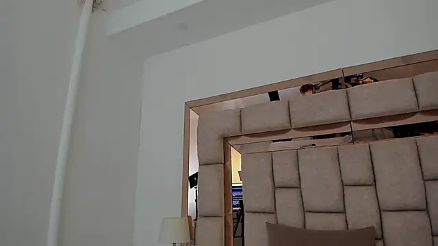 Snapshot of emma_castilloo chatting on March 22, 1:32 am emma castilloo online show from March 22, 1:32 am