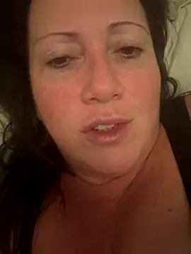 Snapshot of xsexycurvymilf chatting on December 4, 6:11 am xsexycurvymilf online show from December 4, 6:11 am