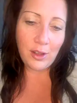 Snapshot of xsexycurvymilf chatting on December 5, 12:11 pm xsexycurvymilf online show from December 5, 12:11 pm