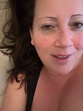 Snapshot of xsexycurvymilf chatting on March 5, 6:44 am xsexycurvymilf online show from March 5, 6:44 am