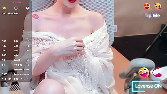 Snapshot of vyizh- chatting on June 18, 2:21 pm vyizh- online show from June 18, 2:21 pm