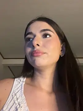 Coralinee 01 online show from March 7, 12:40 am