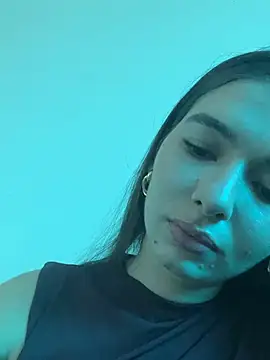 Snapshot of Coralinee_01 chatting on May 14, 5:09 pm Coralinee 01 online show from May 14, 5:09 pm