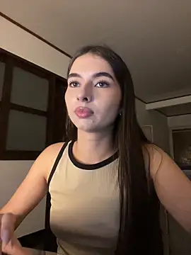 Snapshot of Coralinee_01 chatting on May 24, 12:59 am Coralinee 01 online show from May 24, 12:59 am