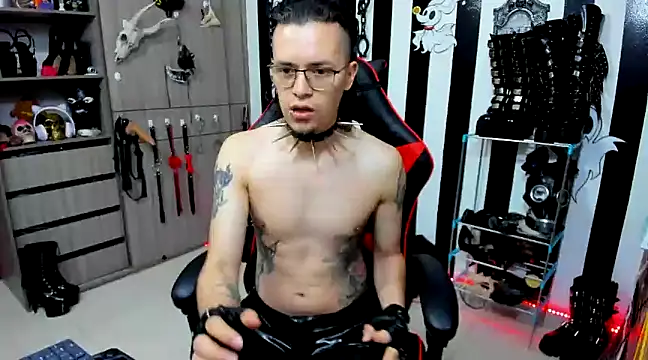 Snapshot of daven56 chatting on January 16, 1:25 pm daven56 online show from January 16, 1:25 pm