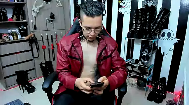 Snapshot of daven56 chatting on January 21, 12:50 pm daven56 online show from January 21, 12:50 pm