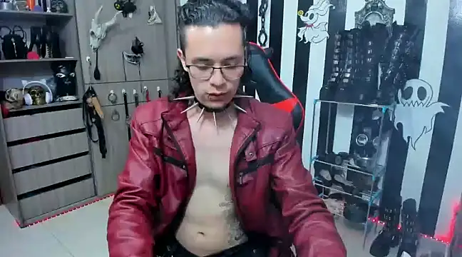 Snapshot of daven56 chatting on February 1, 5:16 pm daven56 online show from February 1, 5:16 pm