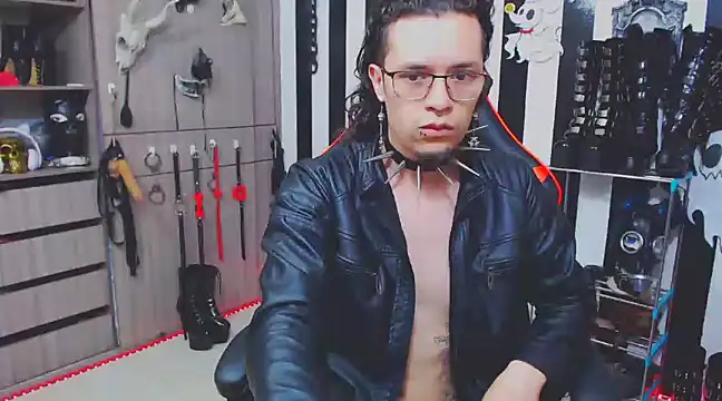 Snapshot of daven56 chatting on February 3, 1:51 pm daven56 online show from February 3, 1:51 pm