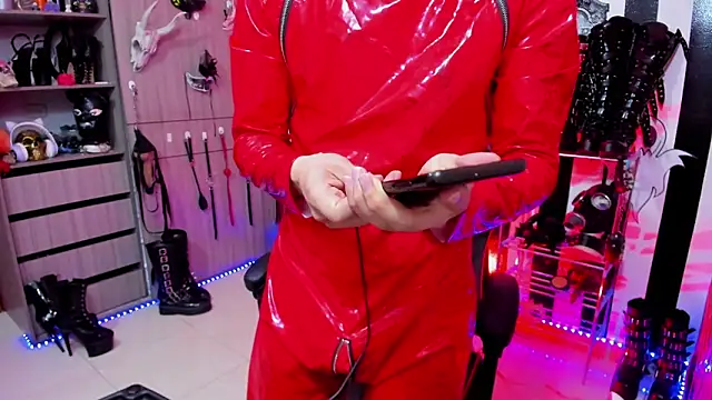 Snapshot of daven56 chatting on February 25, 1:28 pm daven56 online show from February 25, 1:28 pm