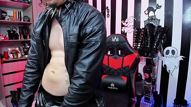 Snapshot of daven56 chatting on March 17, 4:33 pm daven56 online show from March 17, 4:33 pm