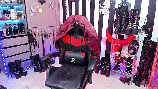 Snapshot of daven56 chatting on September 20, 1:45 pm daven56 online show from September 20, 1:45 pm