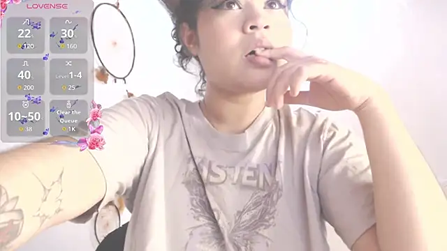 Snapshot of Amara18_ chatting on October 4, 8:56 am Amara18 online show from October 4, 8:56 am