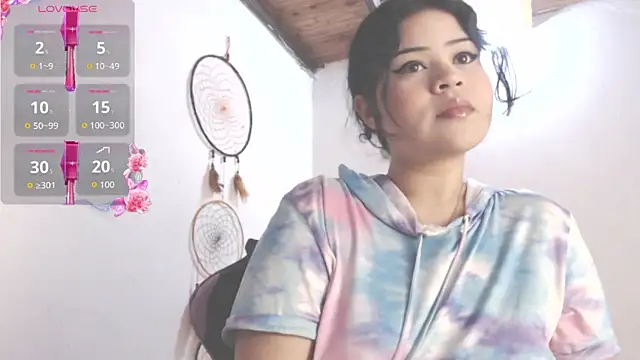 Amara18  online show from November 19, 1:11 pm