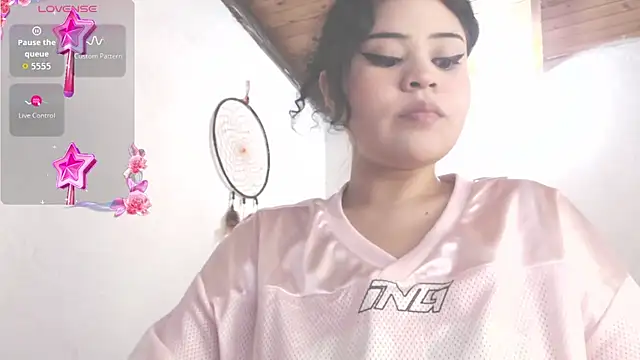 Amara18  online show from December 3, 1:57 am