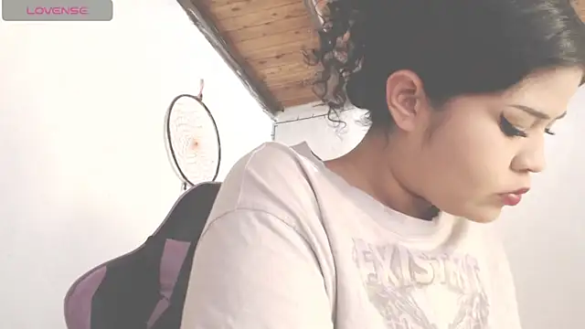 Amara18  online show from April 23, 7:27 pm