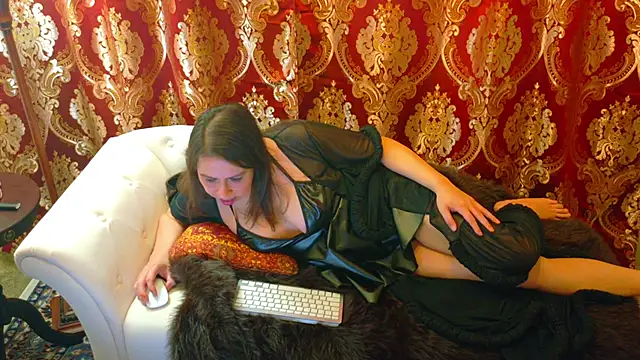 Lily Leigh1 online show from February 6, 6:51 am