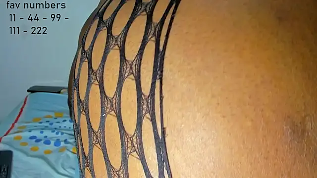 Snapshot of aphrodites_ass chatting on June 25, 5:45 am aphrodites ass online show from June 25, 5:45 am