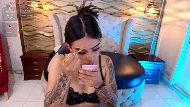 Andreita Jones online show from March 5, 12:12 pm