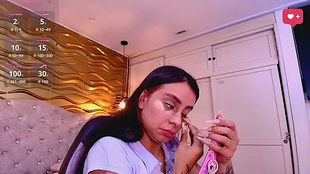 Andreita Jones online show from April 10, 11:48 am