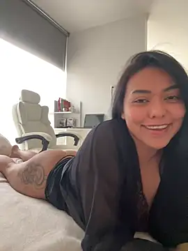 PetitLumiere online show from February 14, 6:51 pm