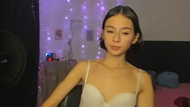 Snapshot of cute_roxana_ chatting on March 9, 11:03 pm cute roxana  online show from March 9, 11:03 pm