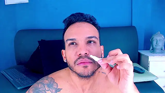 Snapshot of ricky_vill_ chatting on February 4, 6:57 am ricky vill online show from February 4, 6:57 am