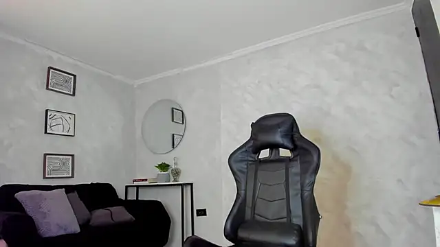 deyy madissonn online show from March 14, 8:14 pm