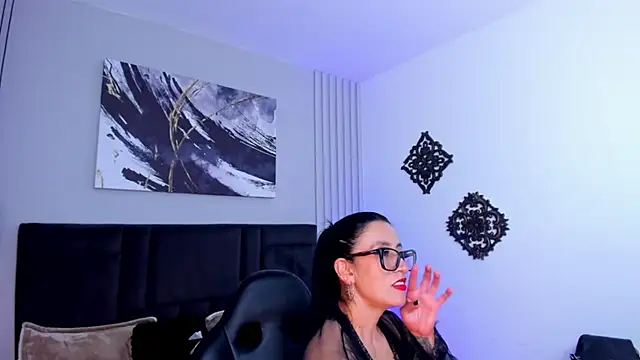 kira moon   online show from March 12, 8:59 pm