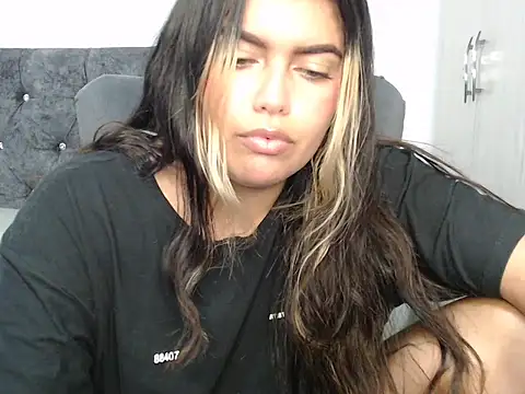 Snapshot of sweetkitty_16 chatting on April 1, 7:11 pm sweetkitty 16 online show from April 1, 7:11 pm