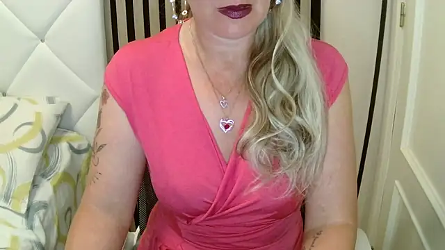 xxNoeliaxx online show from March 5, 7:59 am