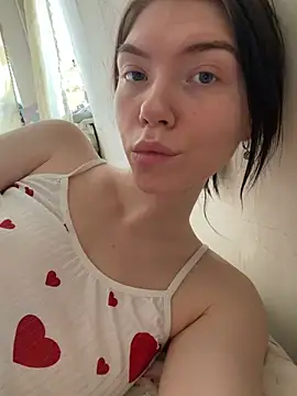 Lisaaa Alisa online show from March 9, 10:30 am