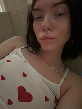 Lisaaa Alisa online show from April 15, 7:10 pm