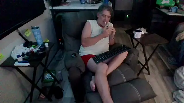 lateniter online show from April 9, 9:58 am