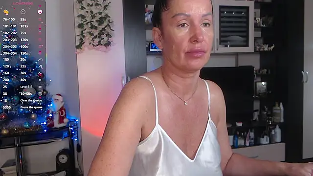 SheilaRyan online show from December 15, 5:01 am