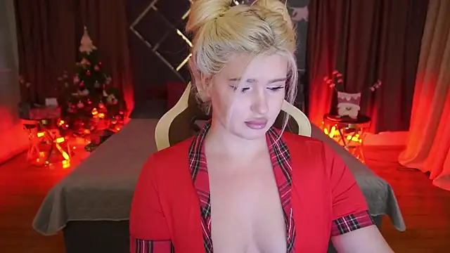 Snapshot of CocoSecretss chatting on December 16, 2:22 pm CocoSecretss online show from December 16, 2:22 pm