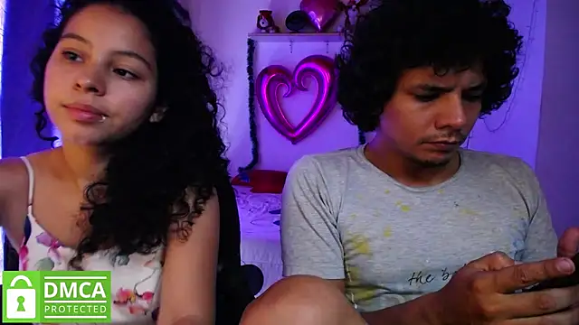 Snapshot of Mr_MrsCurie chatting on December 23, 7:09 pm Mr MrsCurie online show from December 23, 7:09 pm