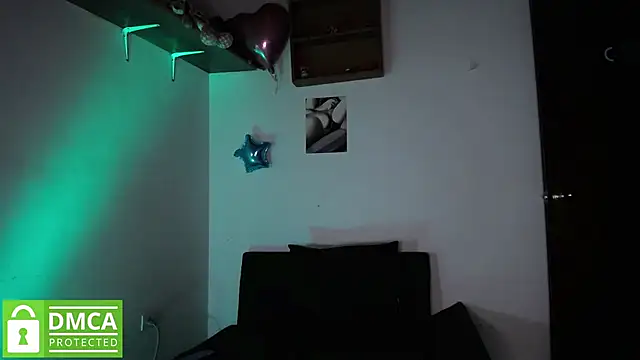 Snapshot of Mr_MrsCurie chatting on January 29, 11:35 pm Mr MrsCurie online show from January 29, 11:35 pm