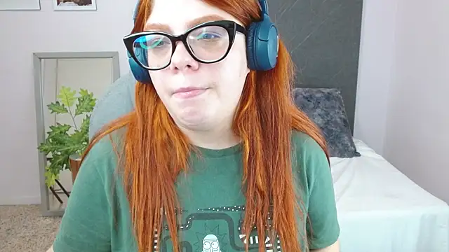 lucie nicolls online show from January 10, 11:08 pm