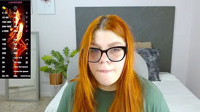 lucie nicolls online show from January 30, 7:48 pm