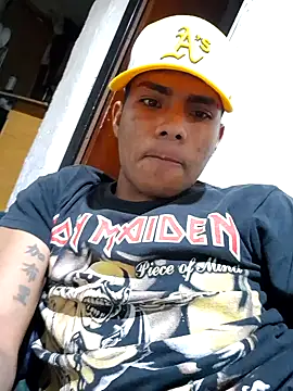 Snapshot of zoe_couplehotxx chatting on February 10, 4:52 am zoe couplehotxx online show from February 10, 4:52 am