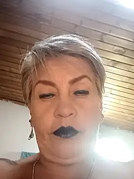 Snapshot of DirtyBIianca chatting on October 7, 11:02 pm DirtyBIianca online show from October 7, 11:02 pm