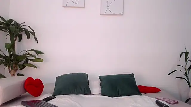 NicollColeman online show from November 24, 7:24 pm