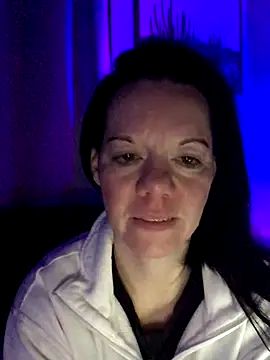 SidneyRaee online show from November 10, 11:42 am