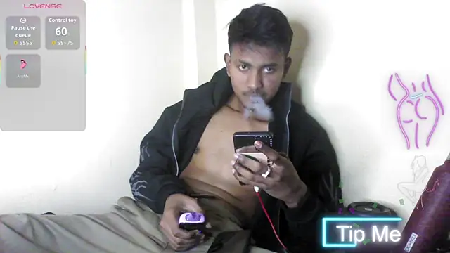 Snapshot of just_fucks chatting on January 5, 6:55 pm just fucks online show from January 5, 6:55 pm