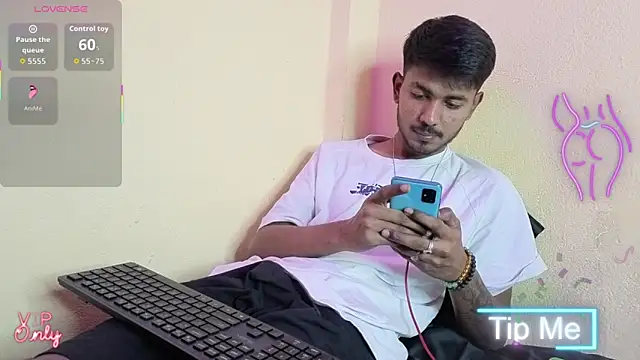 Snapshot of just_fucks chatting on February 4, 7:31 pm just fucks online show from February 4, 7:31 pm
