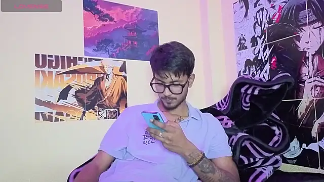 Snapshot of just_fucks chatting on March 31, 7:47 pm just fucks online show from March 31, 7:47 pm